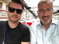 Zoon Koen met zijn vader Pieter Heiliegers (burgemeester)