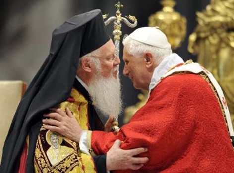 © UNKNOWN (bron https://www.hln.be/buitenland/paus-geeft-patriarch-van-constantinopel-gelijkwaardige-plaats~ab4d06b2/)