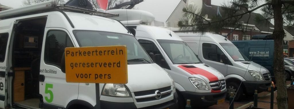 (bron: https://chrisklomp.nl/blijf-met-je-klauwen-van-onze-persvrijheid-af/)