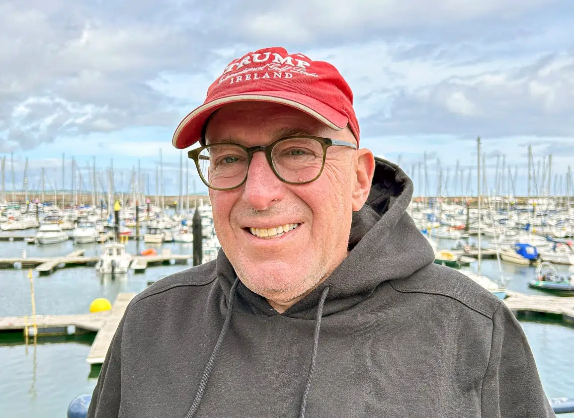 Beeld: Micha Kat in Noord-Ierland, juni 2024