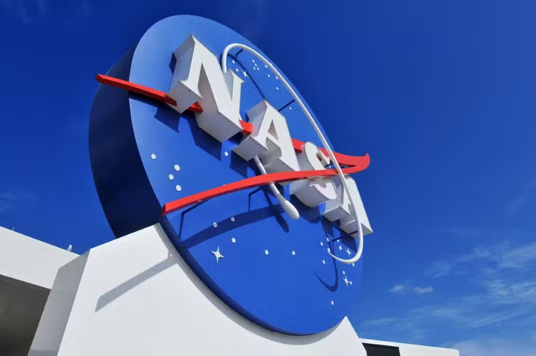 NASA – Naam: LaserLens/Shutterstock.com