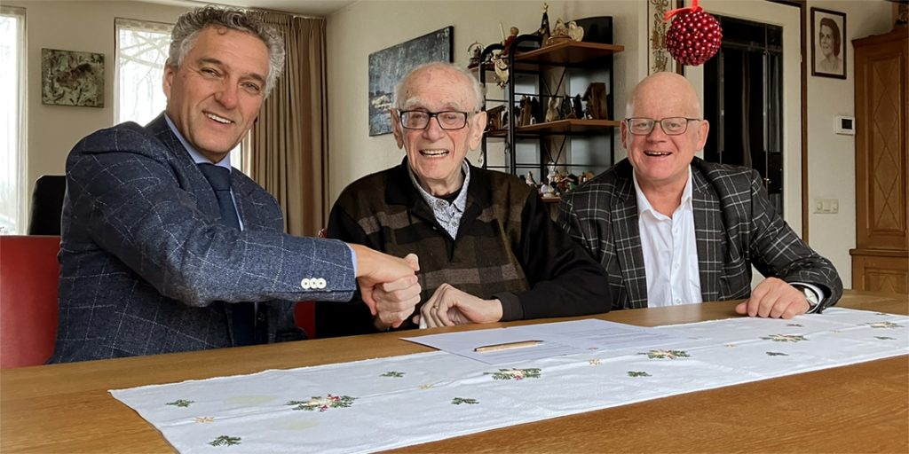 (Bron foto: https://gennep.news/nieuws/gemeente-gennep/wiel-van-dinter-schenkt-unieke-schat-aan-gennep/)