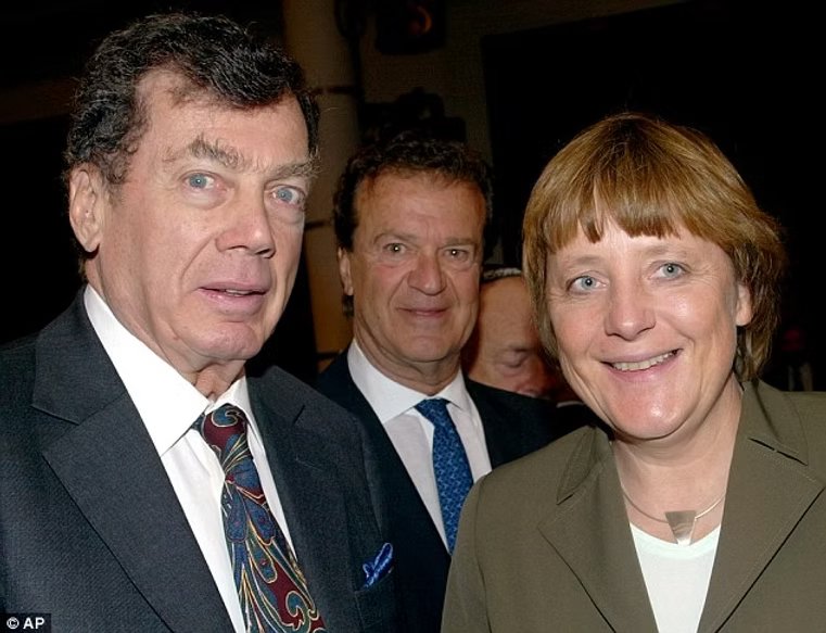 Charles Bronfman en Angela Merkel in de jaren negentig.