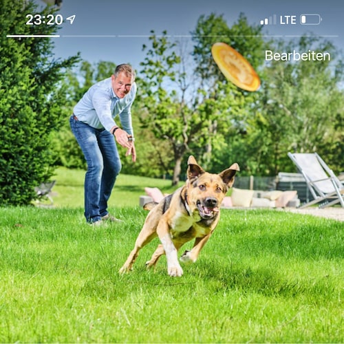 Alexander Quade in gelukkiger tijden met zijn hond Amy... 