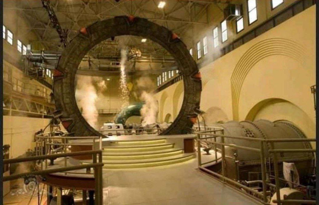 Deze afbeelding toont de Anunnaki StarGate-ring, die tijdens de Irakoorlog door de nazi-CIA uit Irak werd gestolen.