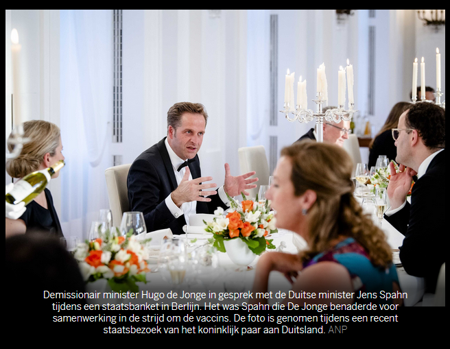 Bron foto: https://www.volkskrant.nl/nieuws-achtergrond/hoe-de-vaccin-alliantie-van-hugo-de-jonge-eindigde-in-een-diplomatieke-sof~b0fe311a/